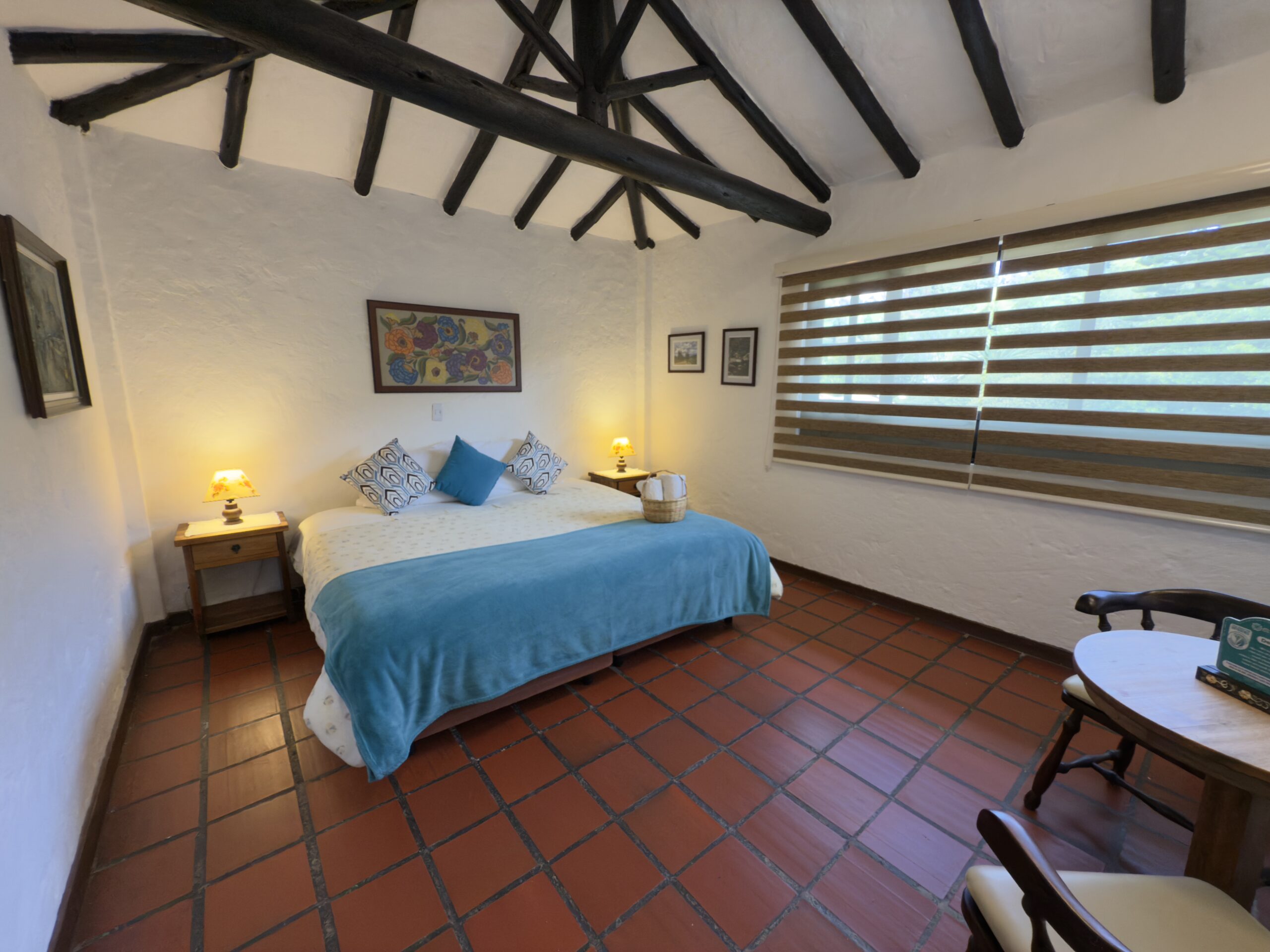 SUITE ROOM FIREPLACE